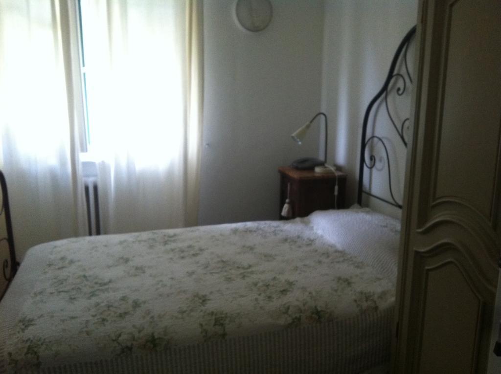 Hotel Pensione Moderna Bonassola Habitación foto